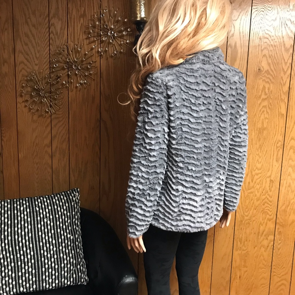 Patagonia" Pelage Gray Faux Fur Fleece Jacket - Picture 8 of 13
